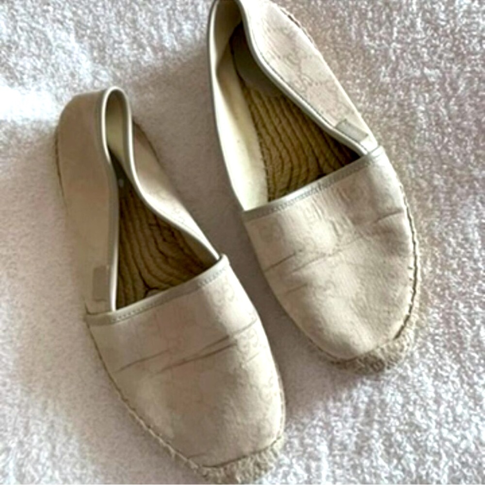 Gucci cream shoes